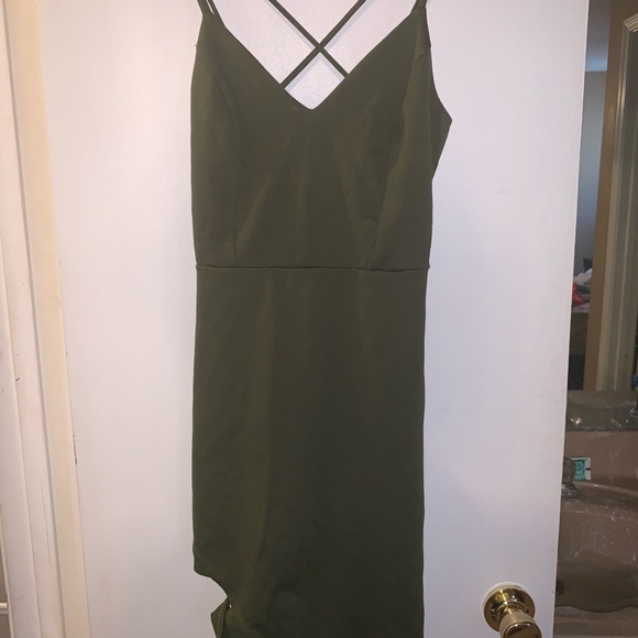 Green dress and orange dress - Picture 1 of 4